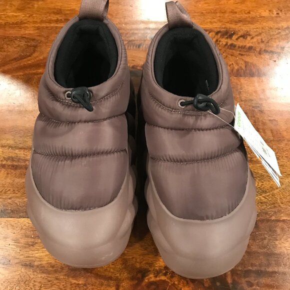 Crocs Overpuff Shorty Boots in Truffle size 9 Women's / 7 Men's NWT - Picture 3 of 6